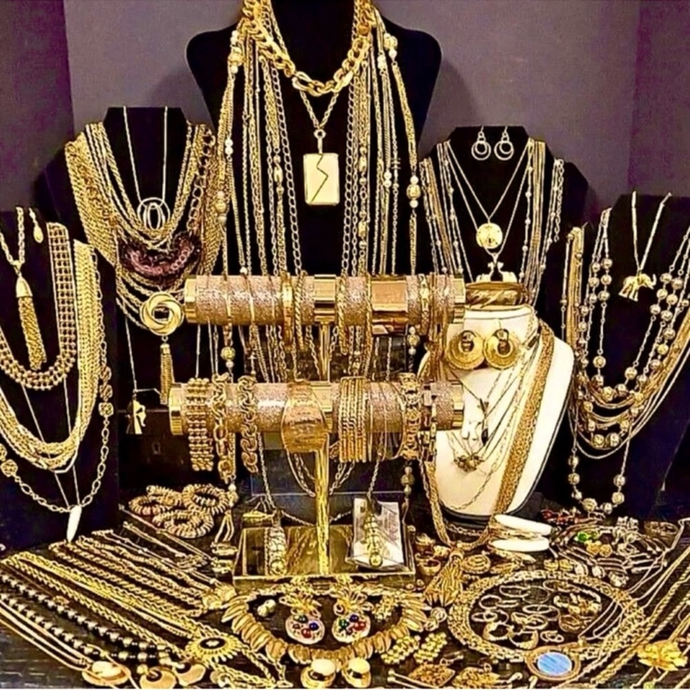 ⚜️ 2 LB Estate Sale Jewelry Lot | Mostly Wearable estate sale finds ⚜️ - Picture 12 of 13